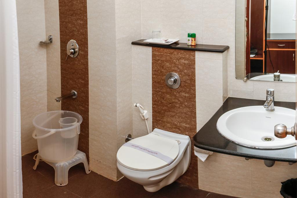 Hotel Pc Residency Mysore Buitenkant foto
